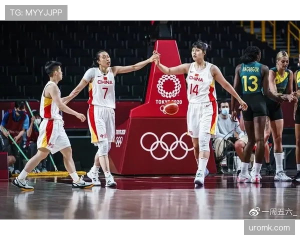 李月汝一出手，普通人瞬间怀疑人生这消费水平也太飒了吧！